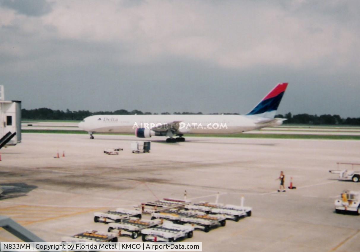 N833MH, 2000 Boeing 767-432/ER C/N 29706, MCO spotting 2002