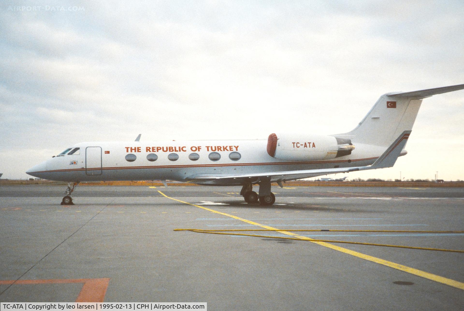 TC-ATA, 1988 Gulfstream Aerospace IV C/N 1043, Copenhagen 13.2.1995