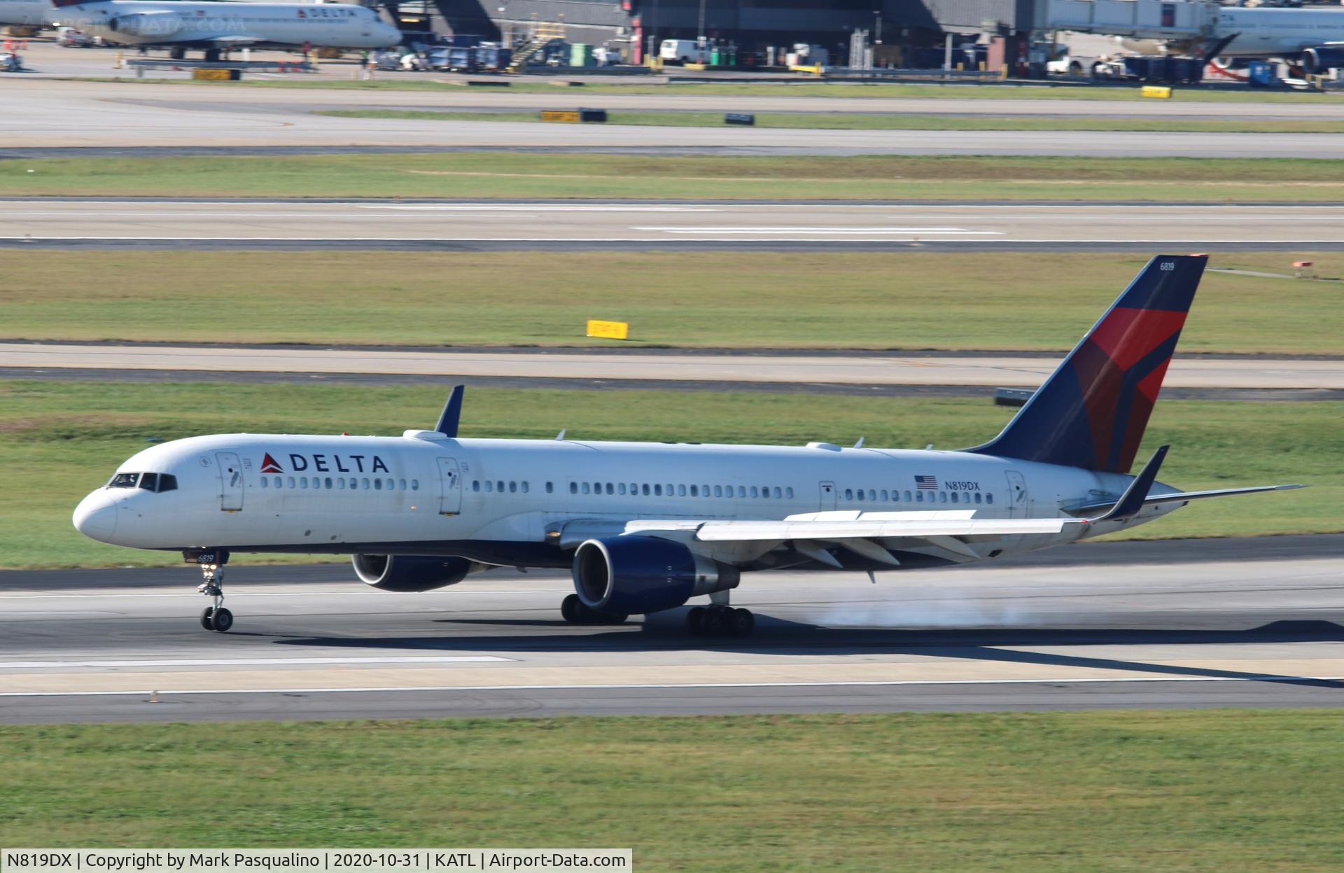 N819DX, 2004 Boeing 757-26D C/N 33959, Boeing 757-26D