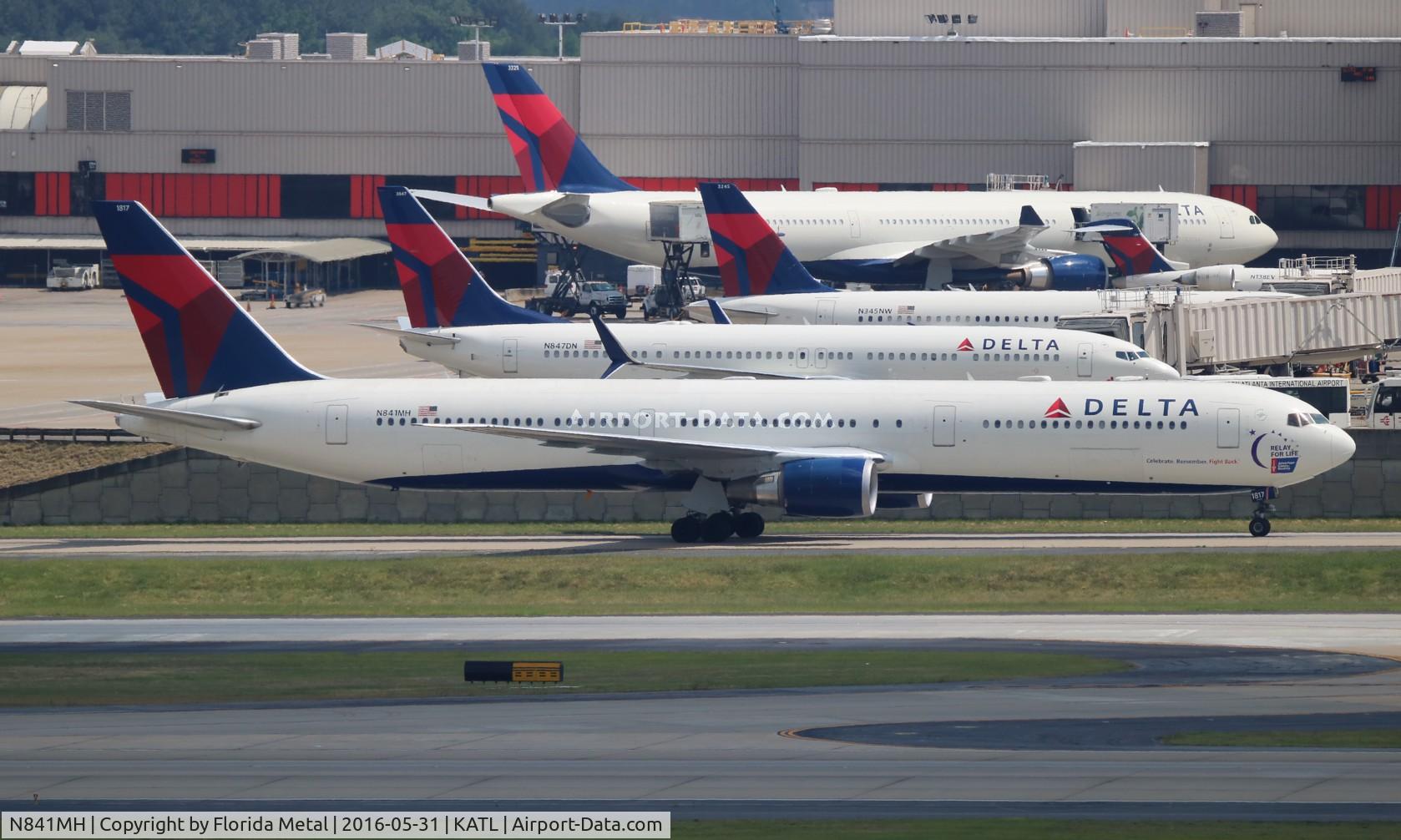 N841MH, 2001 Boeing 767-432/ER C/N 29714, ATL spotting 2016