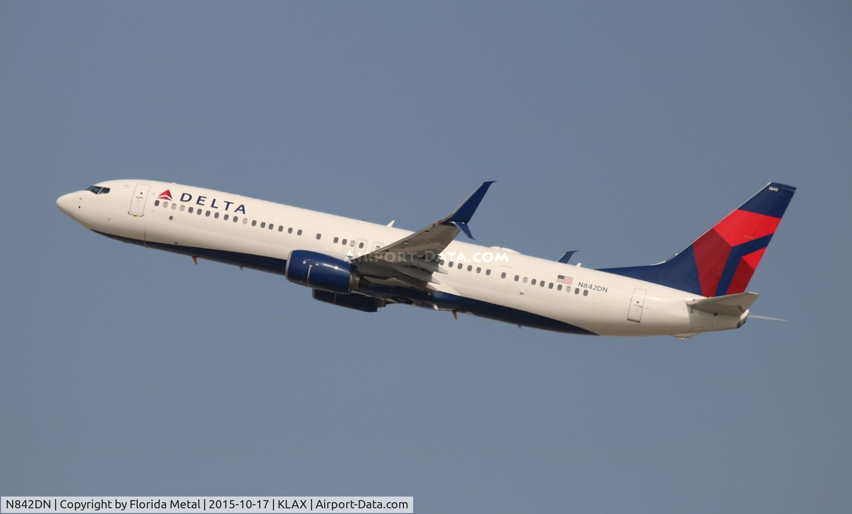 N842DN, 2015 Boeing 737-932/ER C/N 31953, LAX spotting 2015