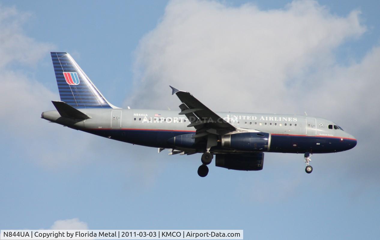 N844UA, 2001 Airbus A319-131 C/N 1581, MCO spotting 2011