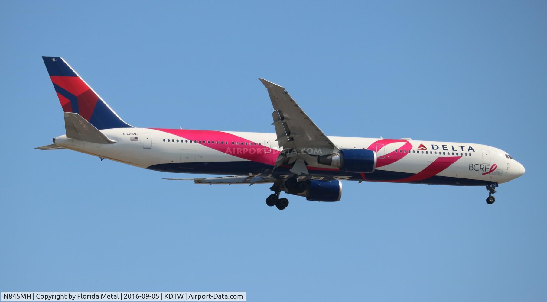 N845MH, 2002 Boeing 767-432/ER C/N 29719, DTW spotting 2016