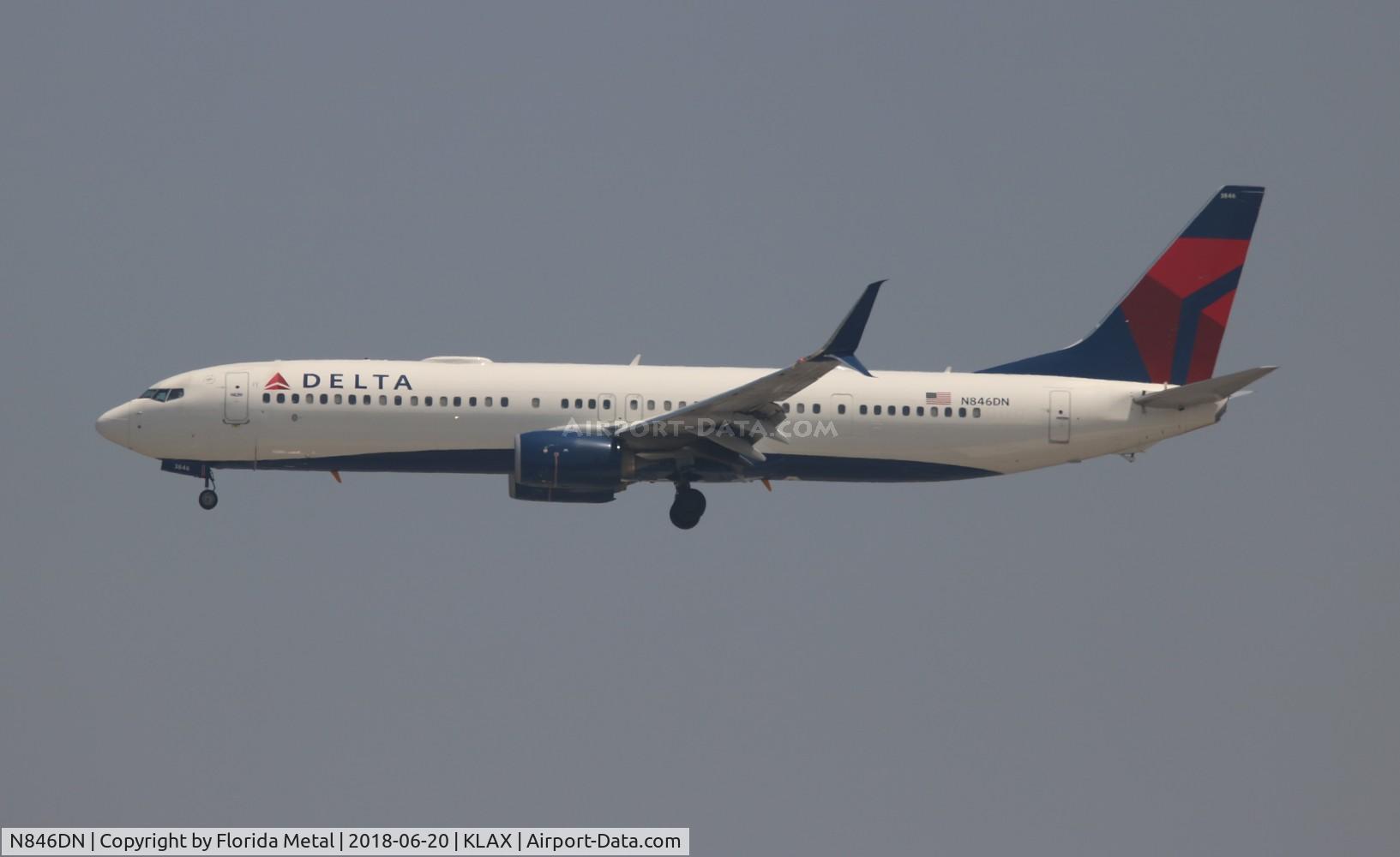 N846DN, 2015 Boeing 737-932/ER C/N 31957, LAX spotting 2018