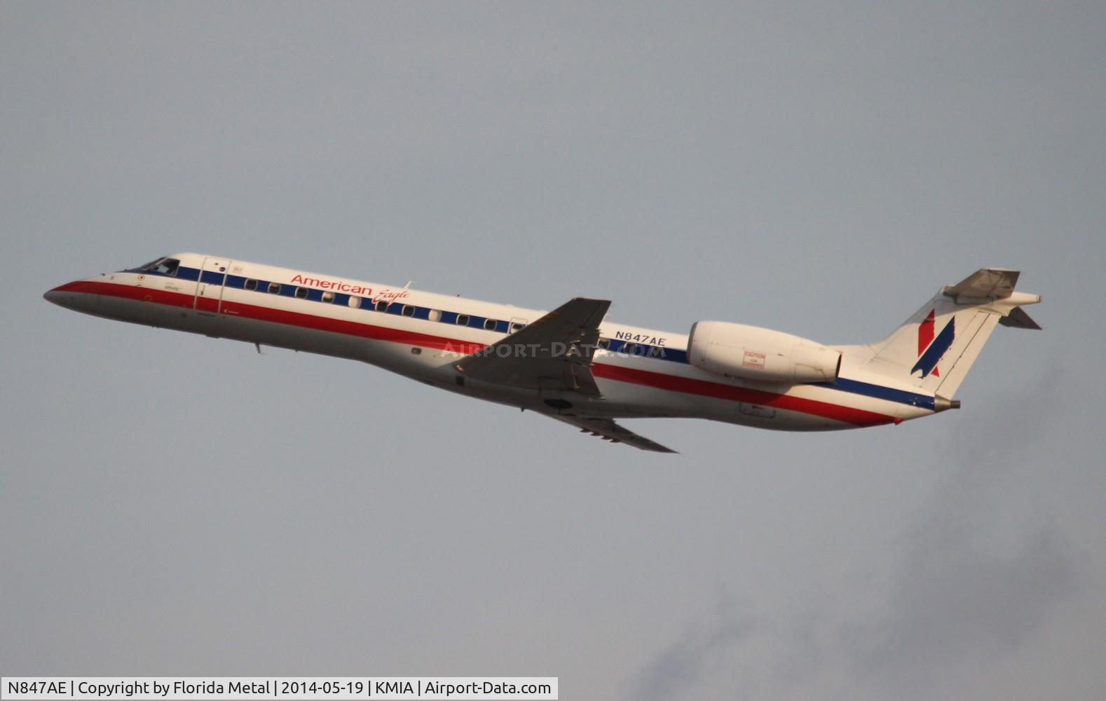 N847AE, 2003 Embraer ERJ-140LR (EMB-135KL) C/N 145707, MIA spotting 2014