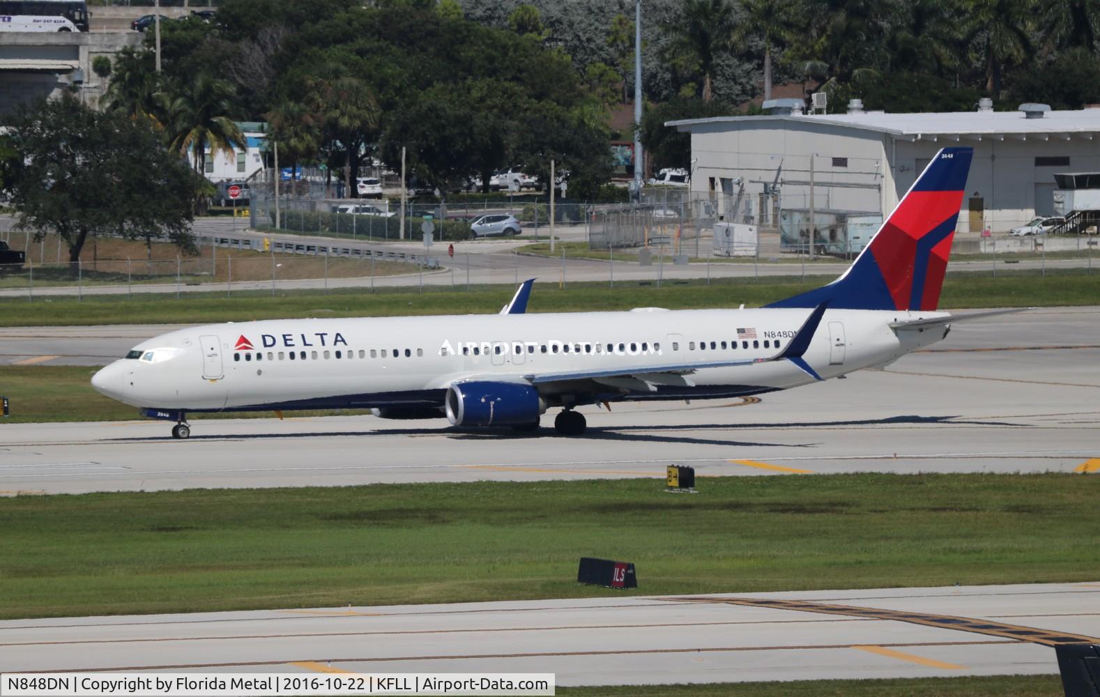 N848DN, 2015 Boeing 737-932/ER C/N 31959, FLL spotting 2016