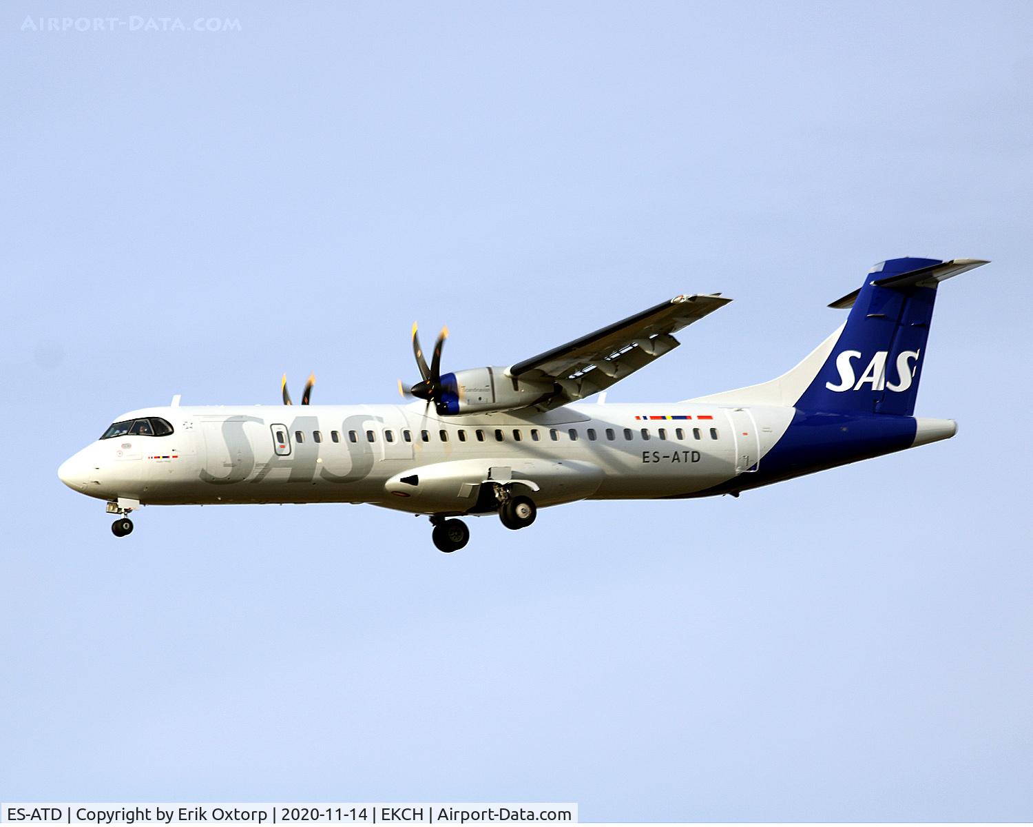 ES-ATD, 2014 ATR 72-212A C/N 1165, ES-ATD landing rw 22L