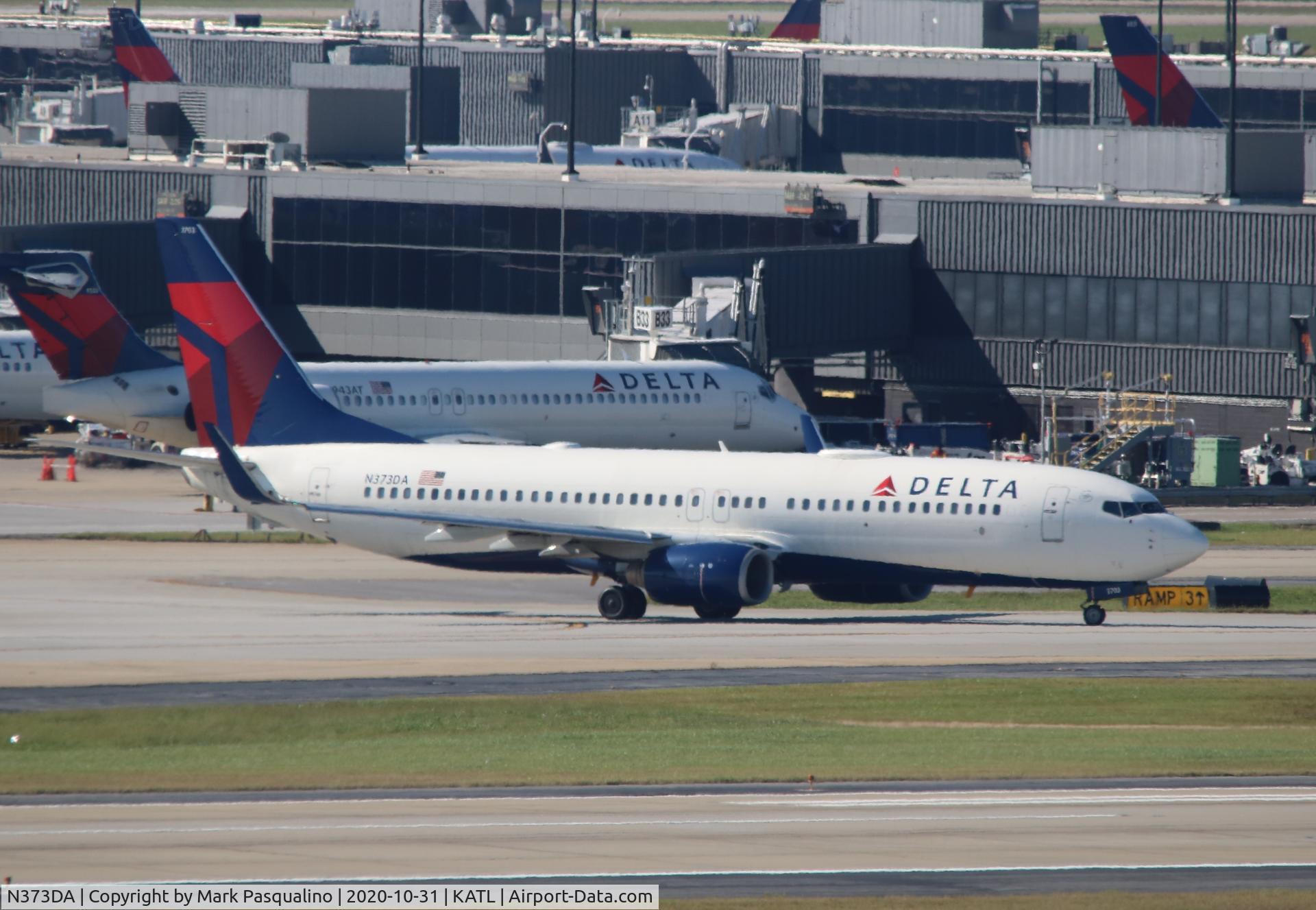 N373DA, 1998 Boeing 737-832 C/N 29621, Boeing 737-832