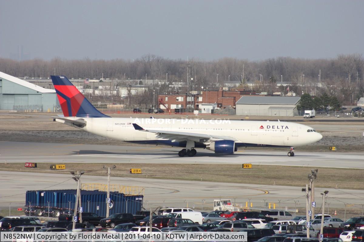 N852NW, 2004 Airbus A330-223 C/N 0614, DTW spotting 2011