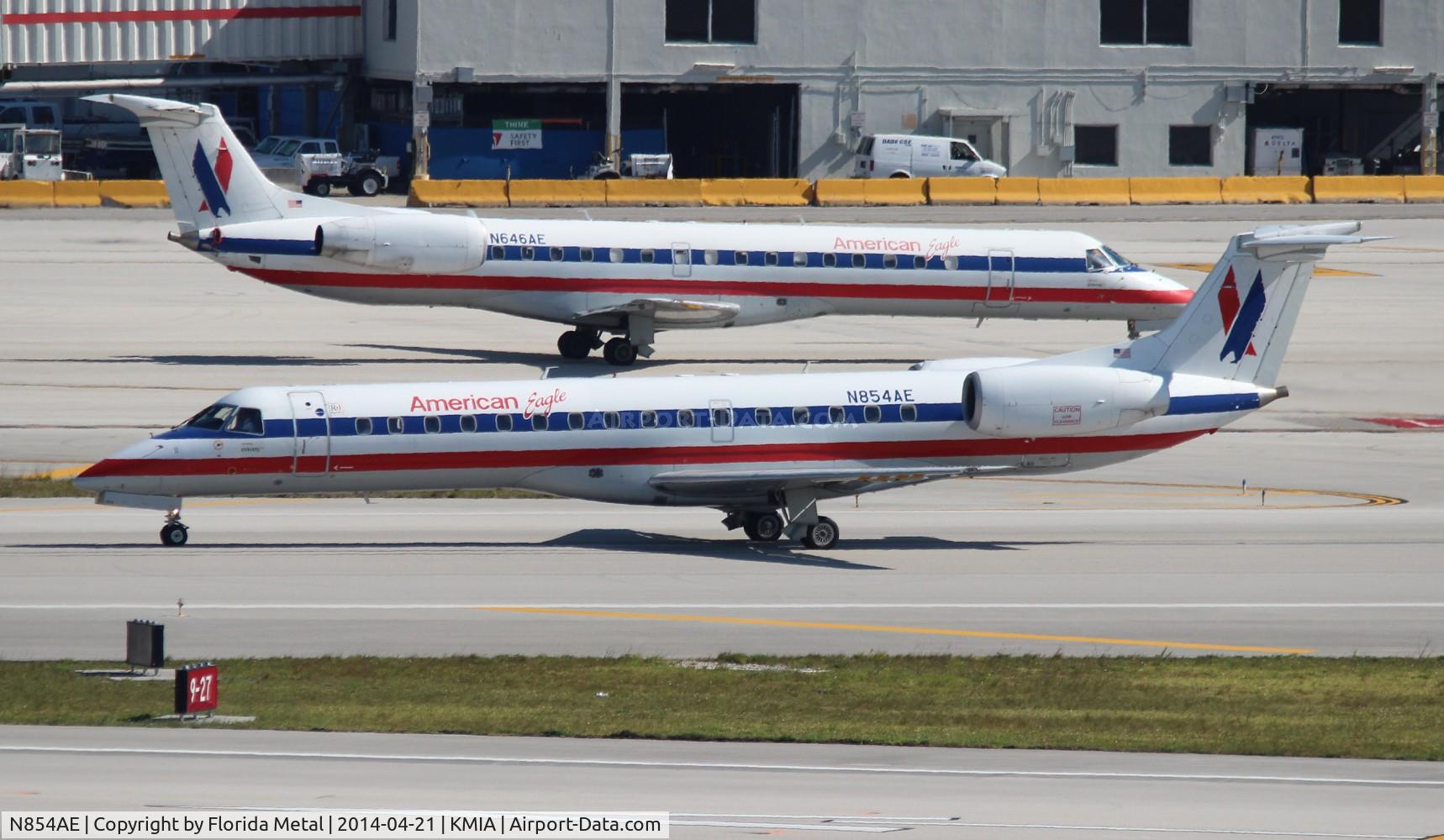 N854AE, 2003 Embraer ERJ-140LR (EMB-135KL) C/N 145743, MIA spotting 2014