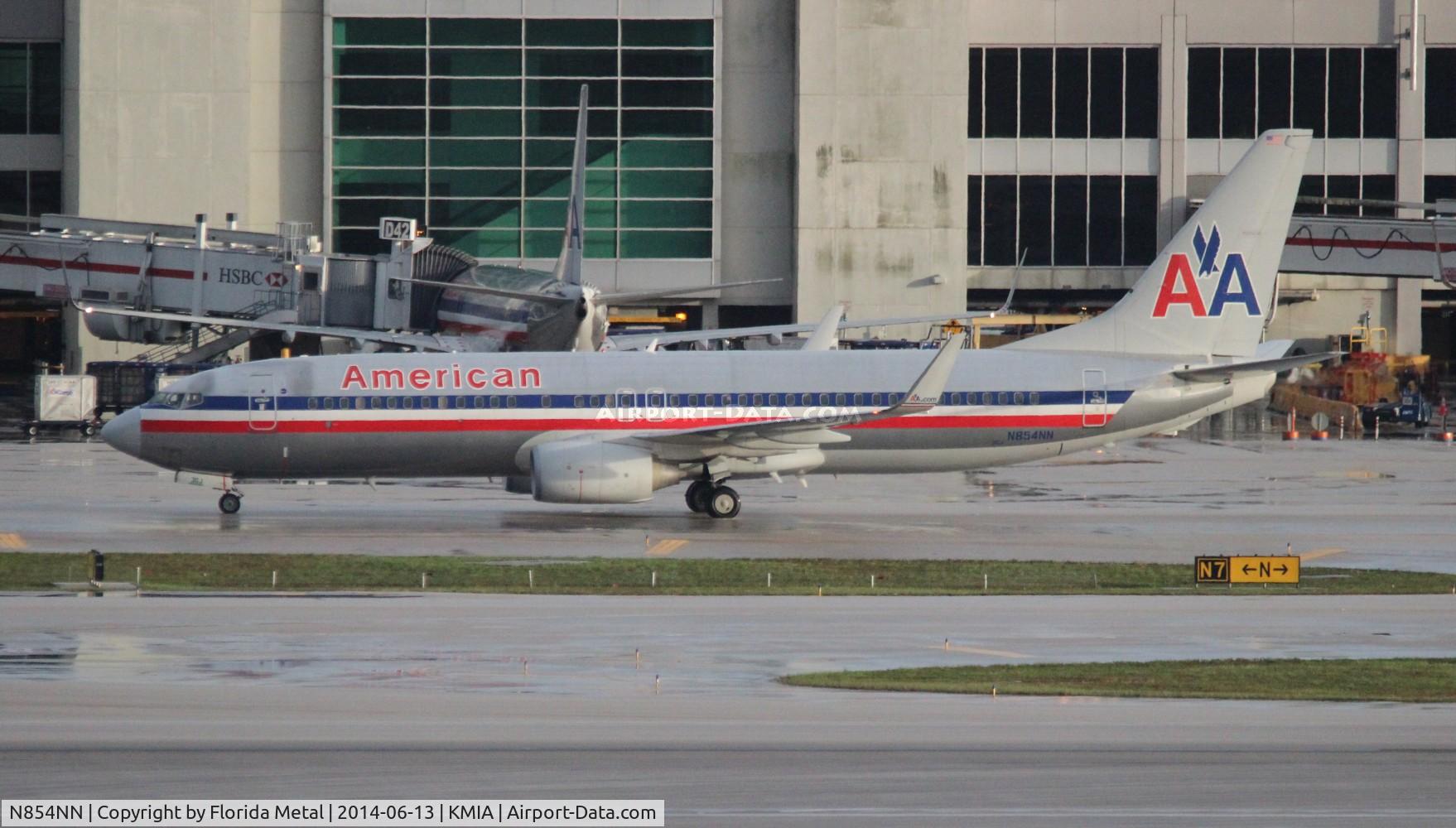 N854NN, 2010 Boeing 737-823 C/N 33214, MIA spotting 2014