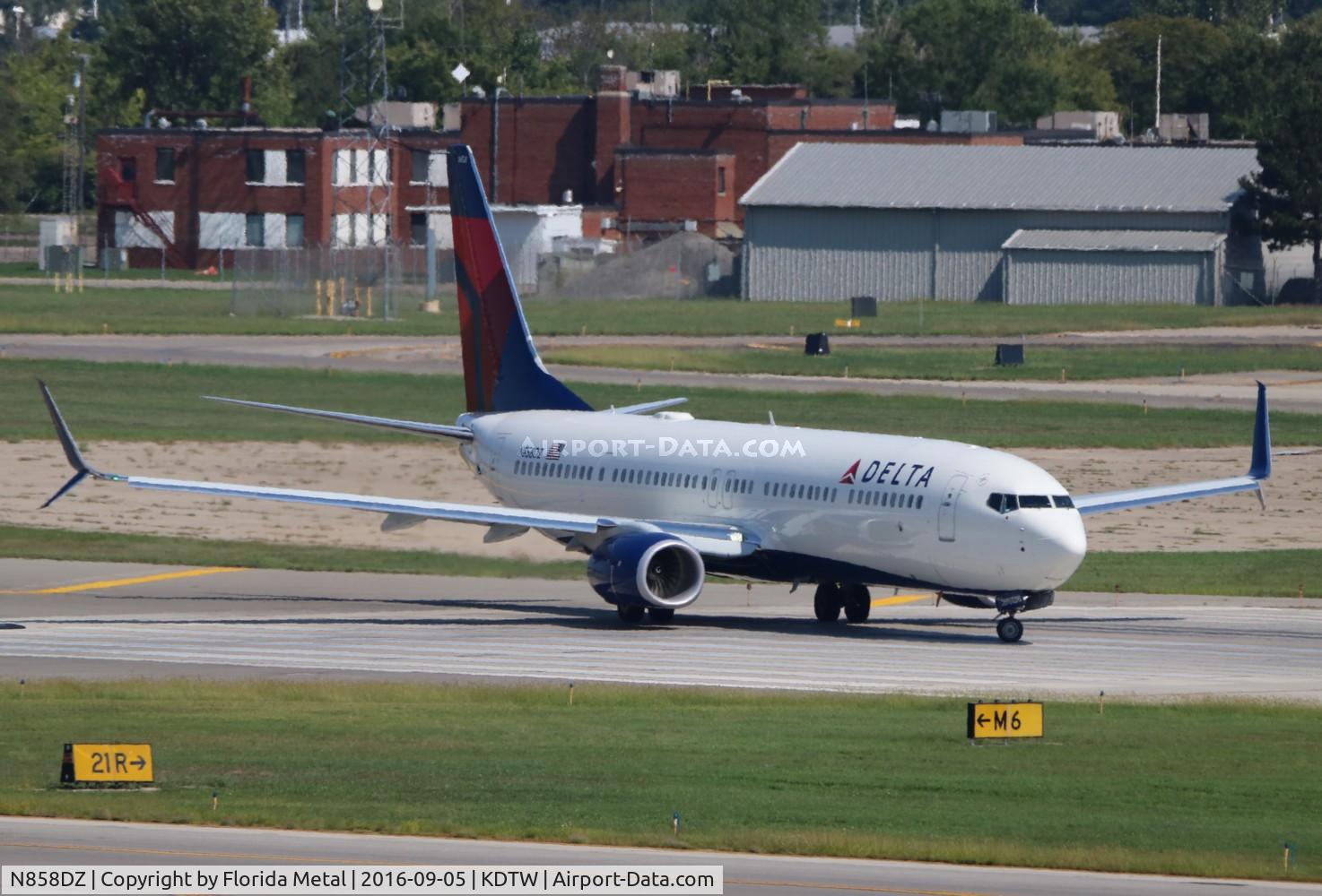 N858DZ, 2016 Boeing 737-932/ER C/N 31969, DTW spotting 2016