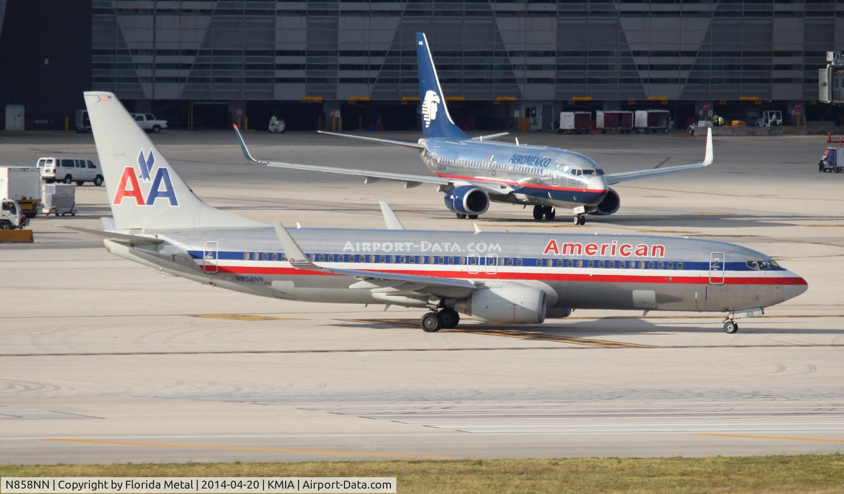 N858NN, Boeing 737-823 C/N 30904, MIA spotting 2014