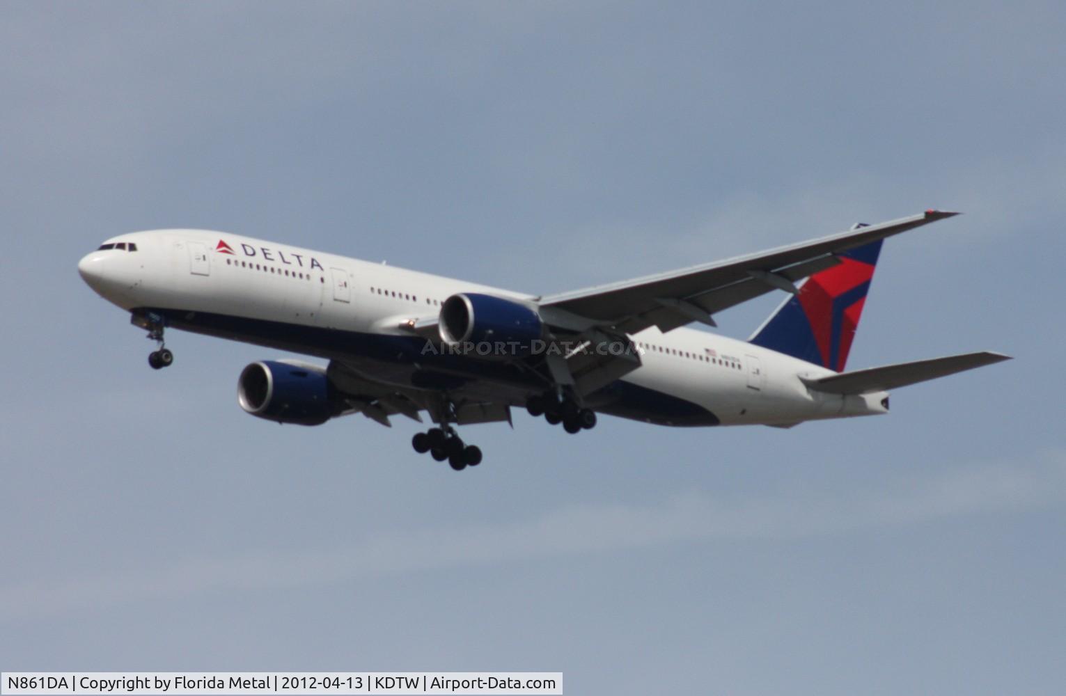 N861DA, 1999 Boeing 777-232 C/N 29952, DTW spotting 2012