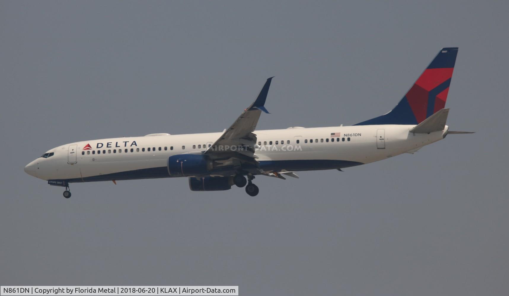 N861DN, 2016 Boeing 737-932/ER C/N 31793, LAX spotting 2018