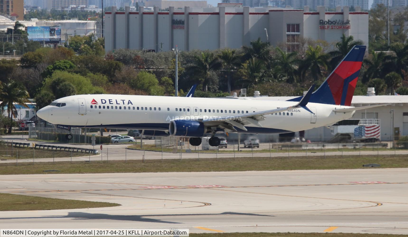 N864DN, 2016 Boeing 737-932/ER C/N 31974, FLL spotting 2017