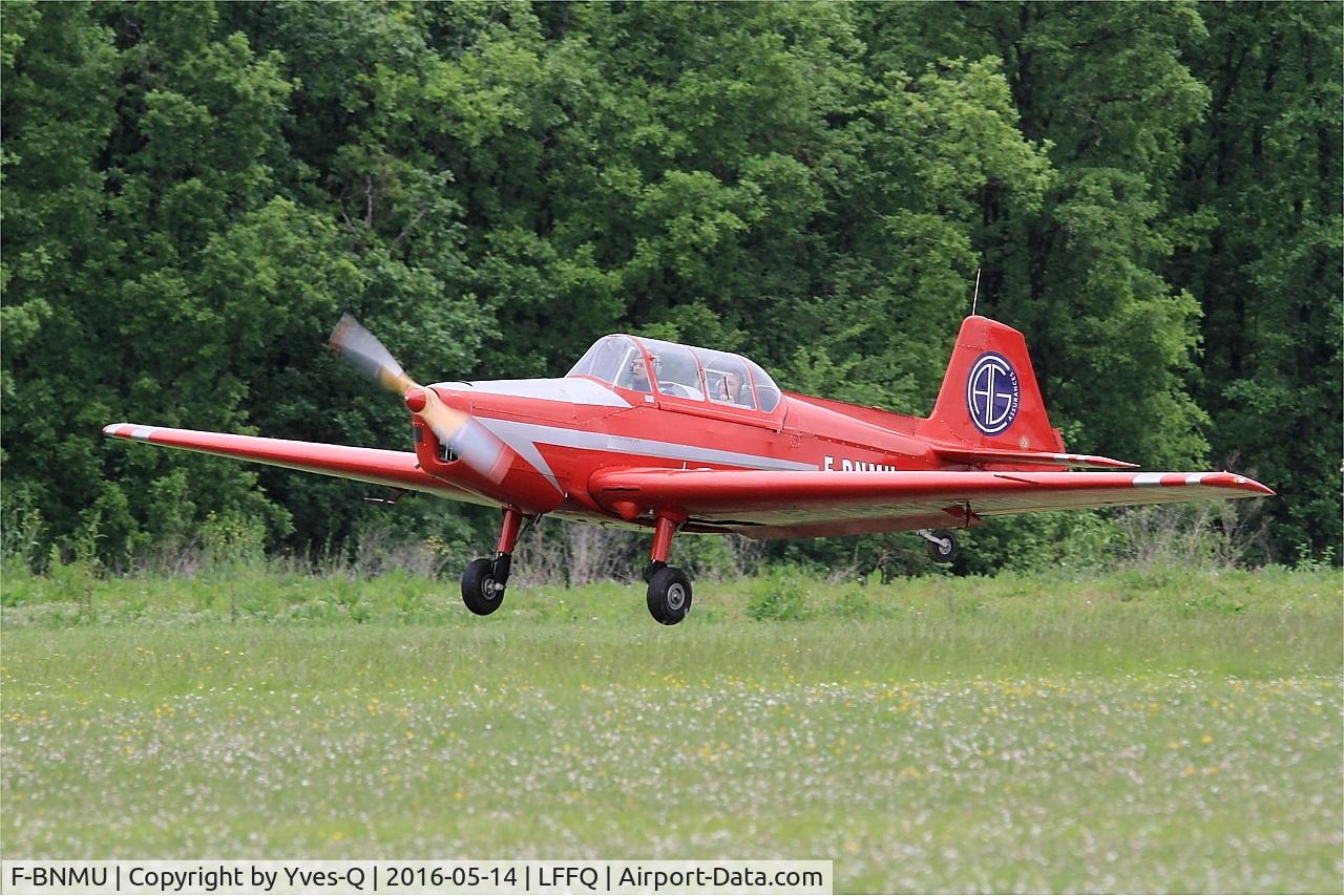 F-BNMU, Zlín Z-326 Trener Master C/N 910, Zlín Z-326 Trener Master, Take off rwy 28, La Ferté-Alais (LFFQ) air show 2016