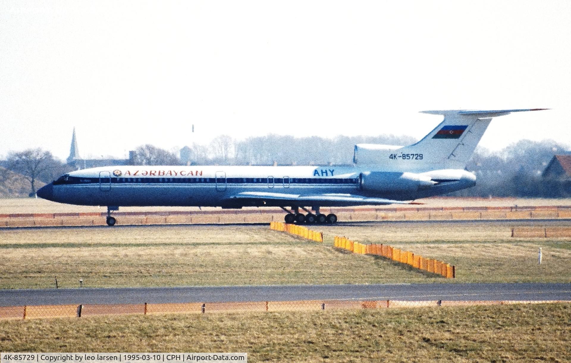 4K-85729, 1992 Tupolev Tu-154M C/N 92A911, Copenhagen 10.3.1995