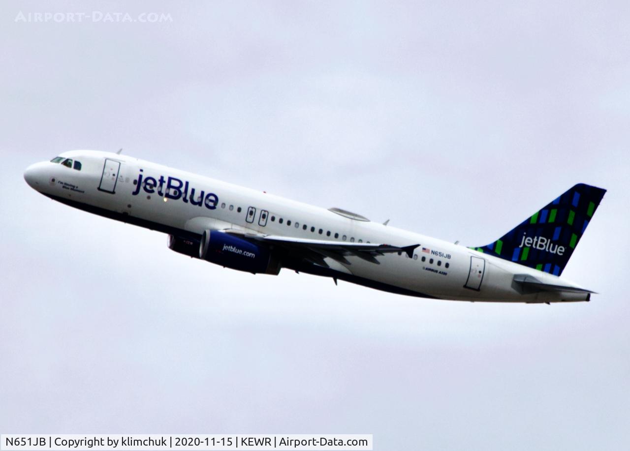 N651JB, 2007 Airbus A320-232 C/N 2992, Taking off