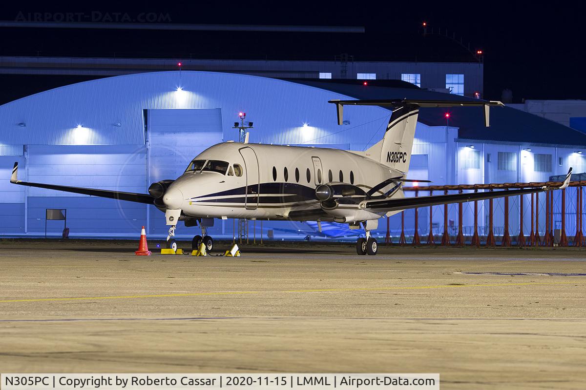 N305PC, 2000 Beech 1900D C/N UE-397, Park 2