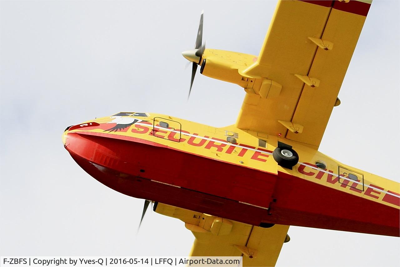 F-ZBFS, Canadair CL-215-6B11 CL-415 C/N 2001, Canadair CL-415, On display, La Ferté-Alais airfield (LFFQ) Air show 2016