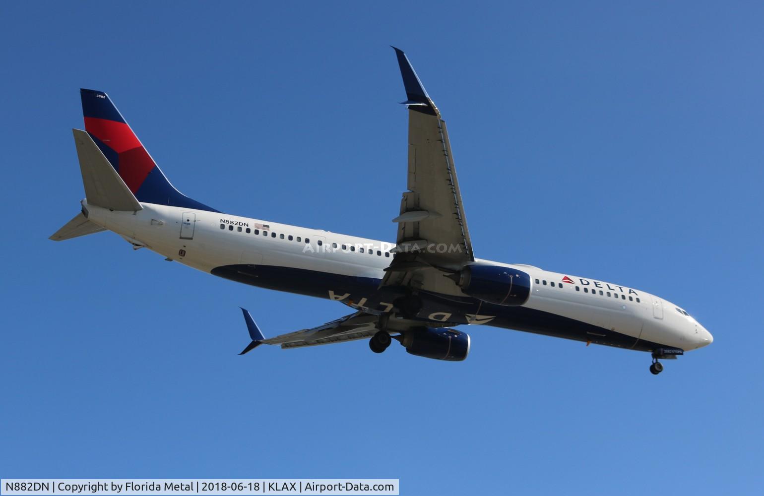 N882DN, 2017 Boeing 737-932/ER C/N 31994, LAX spotting 2018