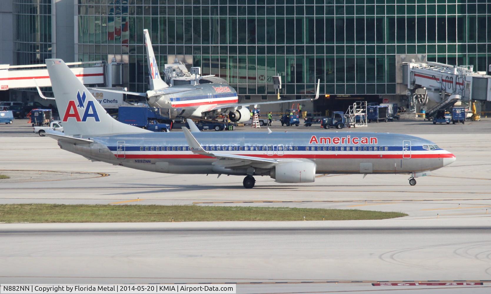 N882NN, 2011 Boeing 737-823 C/N 33221, MIA spotting 2014