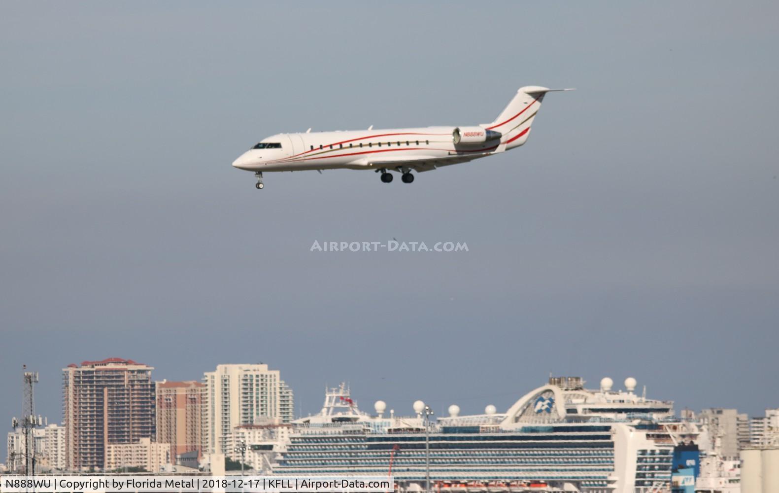 N888WU, 2001 Bombardier CRJ-200ER (CL-600-2B19) C/N 7481, FLL spotting 2018