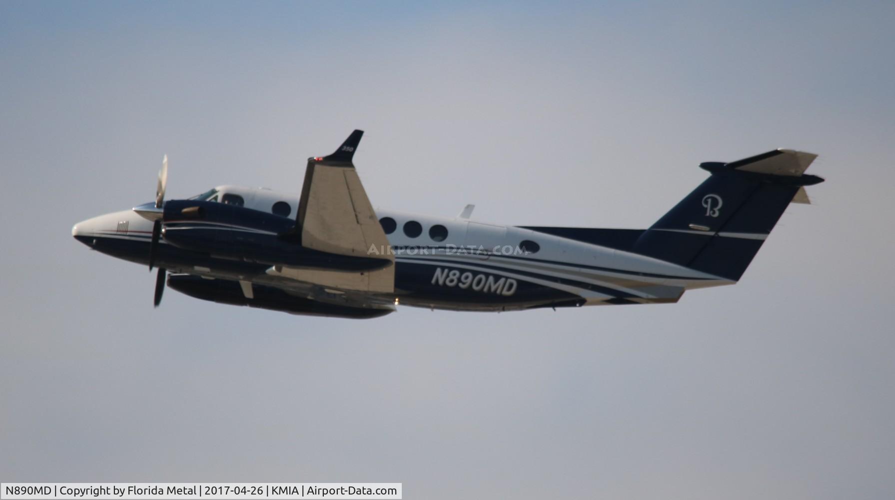 N890MD, 2001 Raytheon Aircraft Company B300 C/N FL-333, MIA spotting 2017