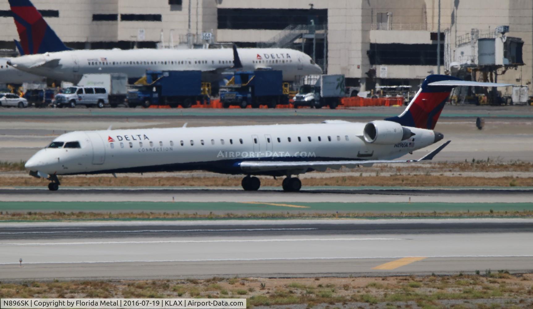 N896SK, 2007 Canadair CRJ-900X (CL-600-2D24) C/N 15102, LAX spotting 2016