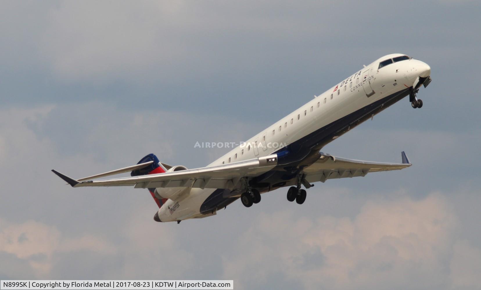 N899SK, 2007 Bombardier CRJ-900ER (CL-600-2D24) C/N 15112, DTW spotting 2017