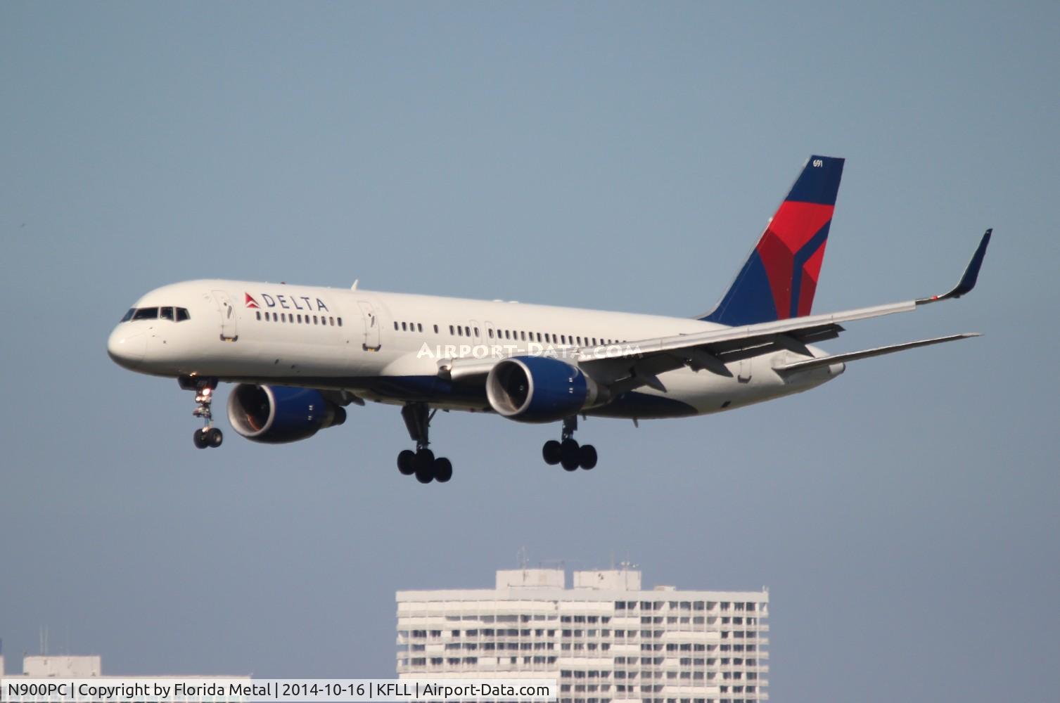 N900PC, 1997 Boeing 757-26D C/N 28446, FLL spotting 2014
