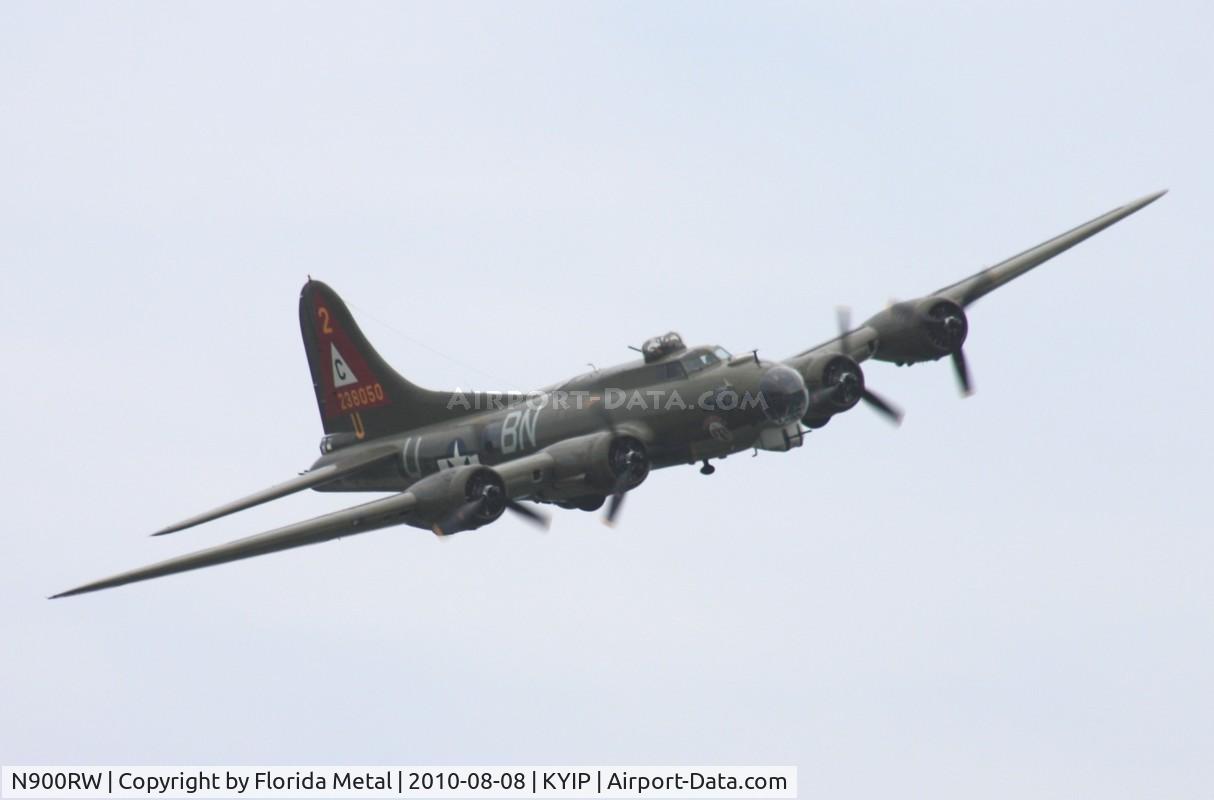 N900RW, 1944 Boeing B-17G Flying Fortress C/N 8627, TOM YIP 2010