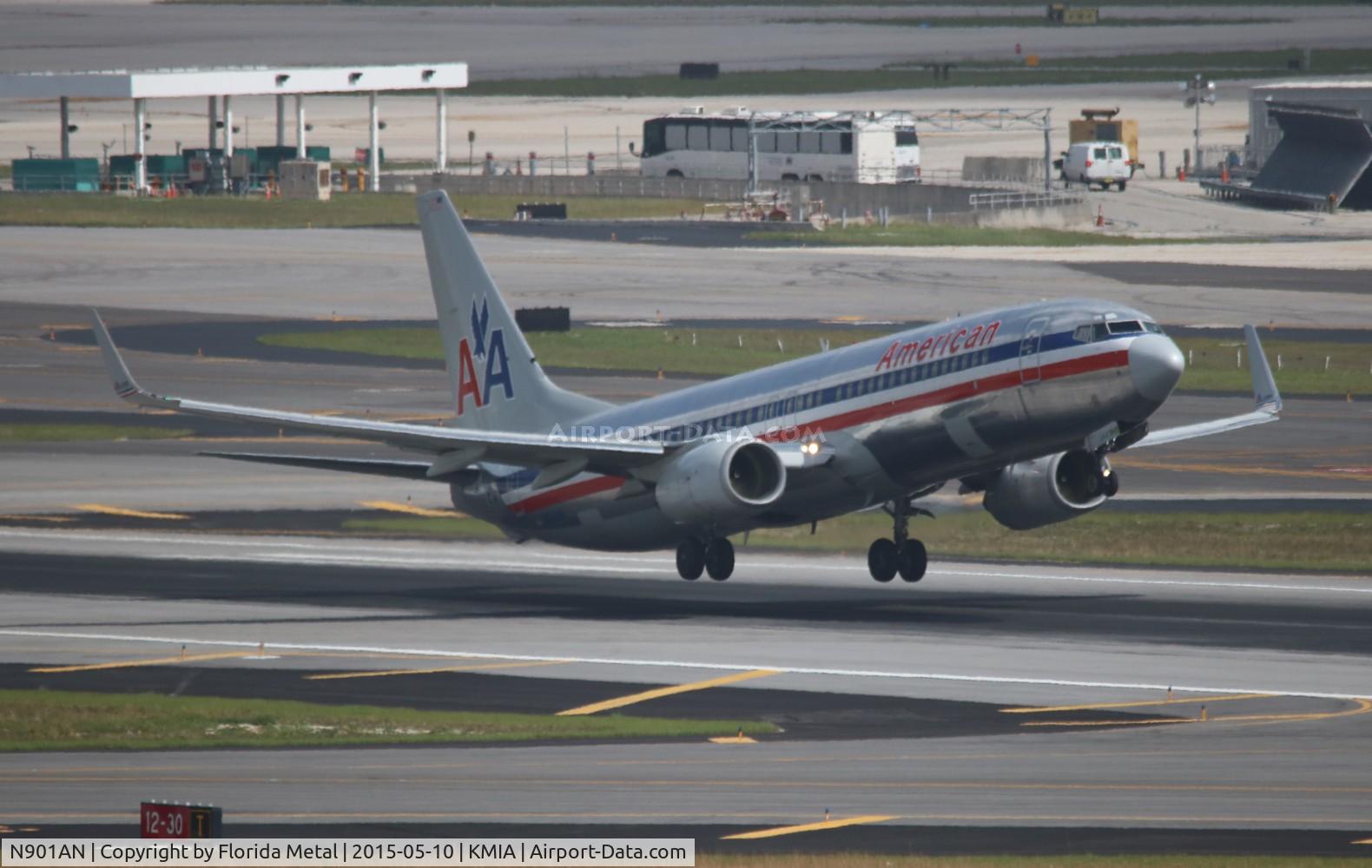N901AN, 1999 Boeing 737-823 C/N 29503, MIA spotting 2015