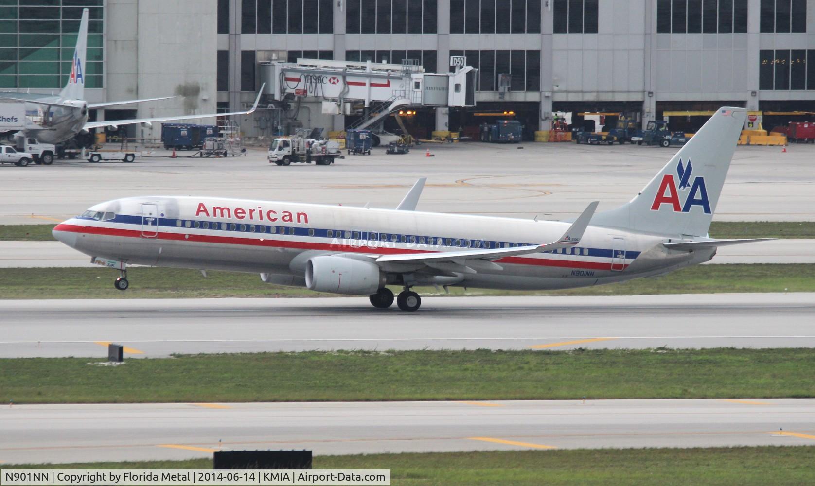 N901NN, 2012 Boeing 737-823 C/N 33226, MIA spotting 2014