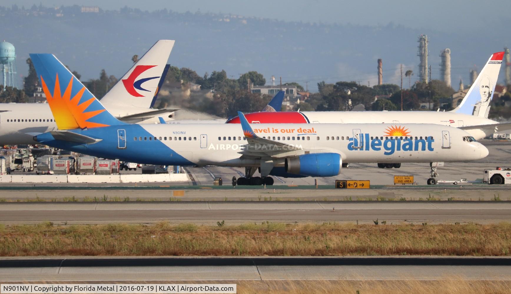 N901NV, 1992 Boeing 757-204 C/N 26963, LAX spotting 2016