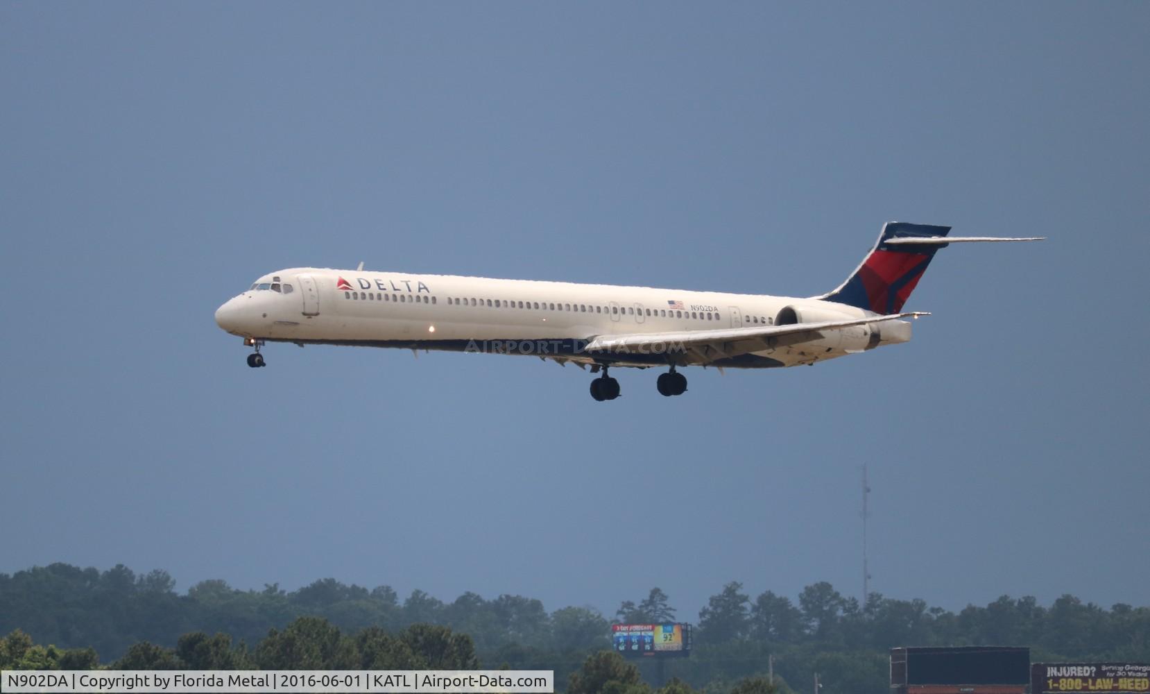 N902DA, 1994 McDonnell Douglas MD-90-30 C/N 53382, ATL spotting 2016