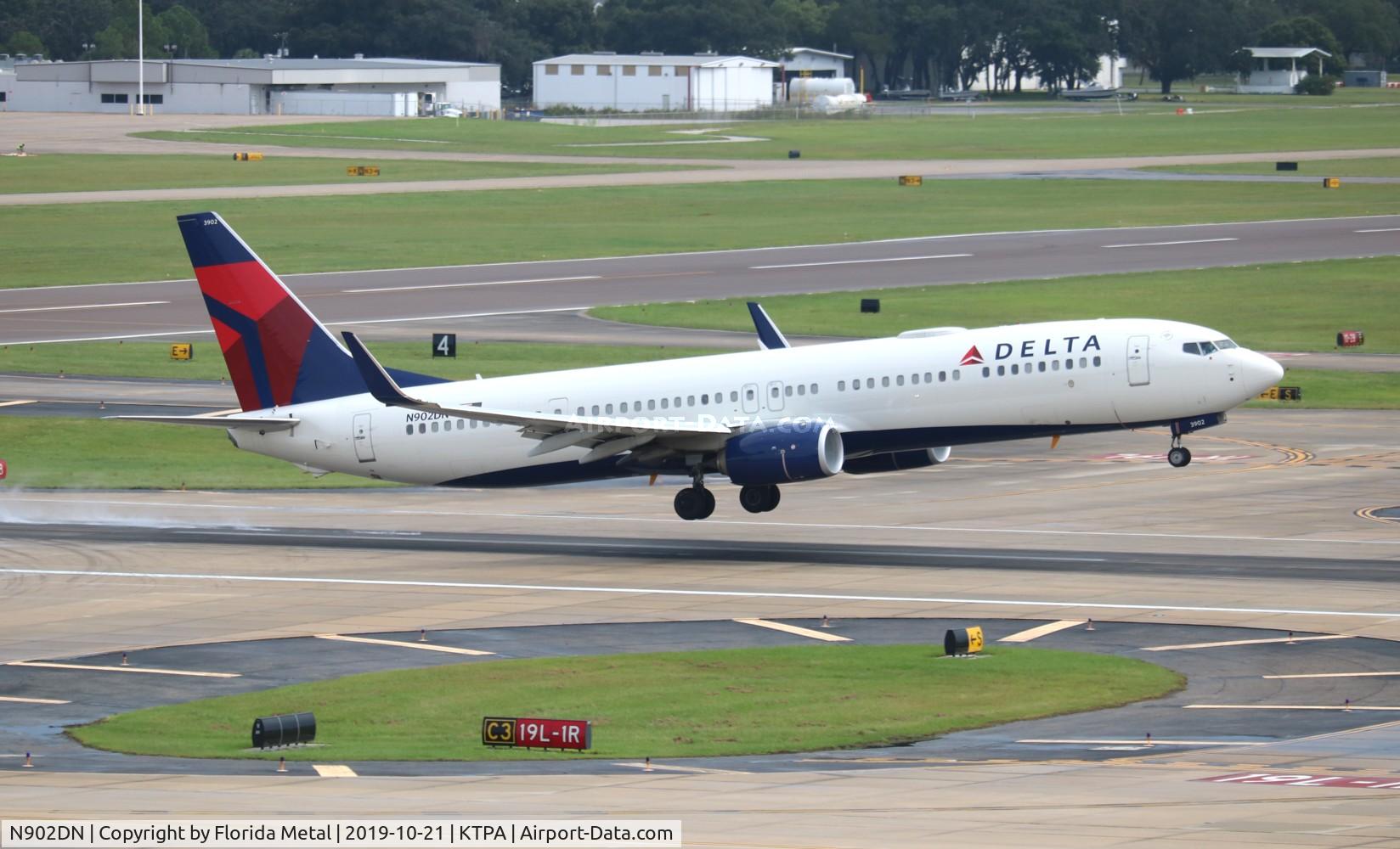 N902DN, 2018 Boeing 737-932/ER C/N 62780, TPA spotting 2019