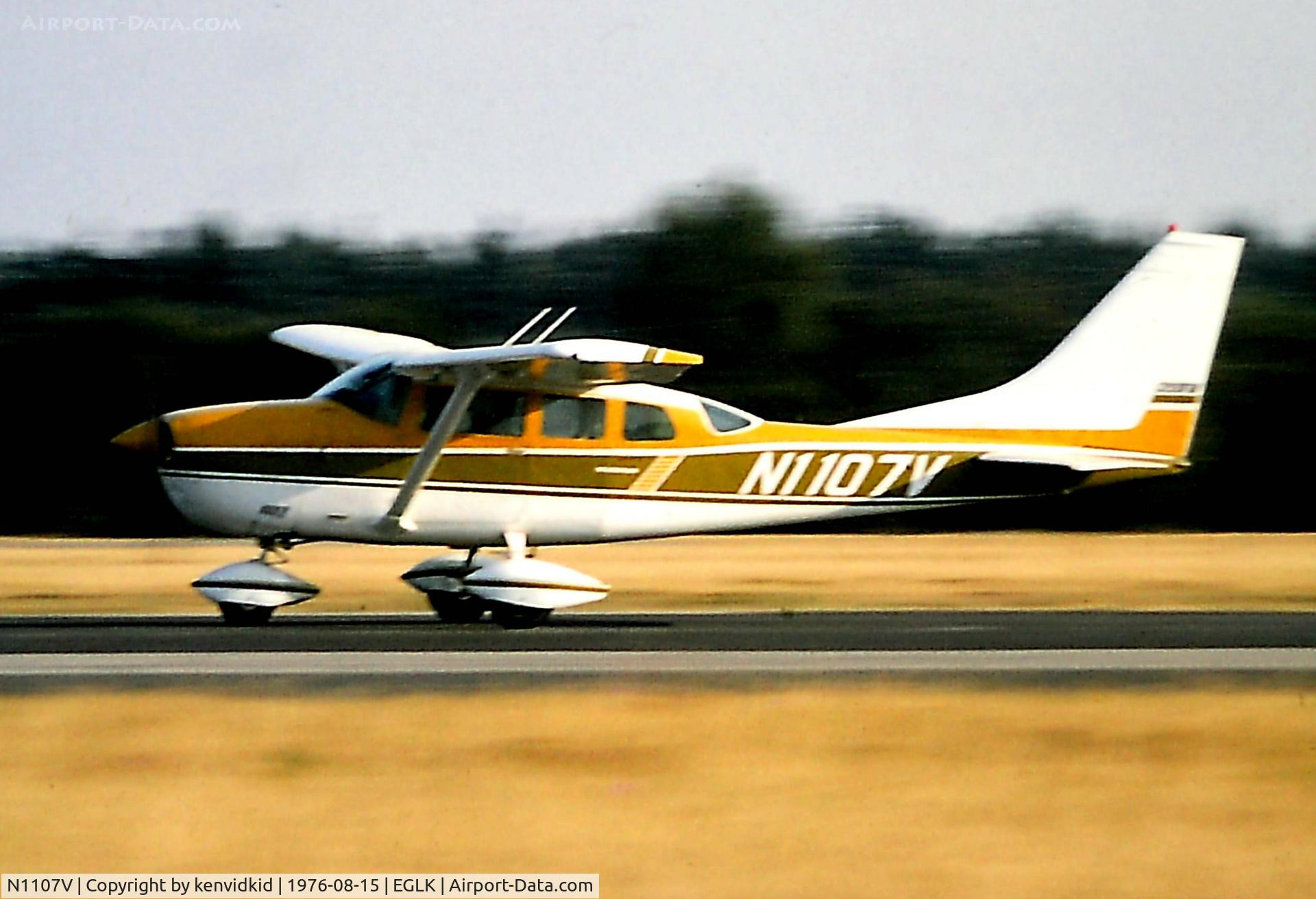 N1107V, 1974 Cessna U.206F Stationair C/N U20602471, Departing Blackbushe Air Festival.