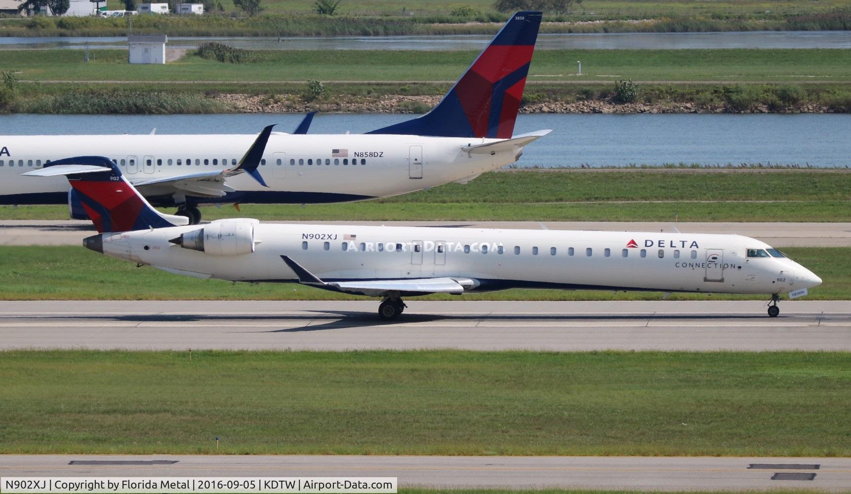 N902XJ, 2007 Bombardier CRJ-900ER (CL-600-2D24) C/N 15131, DTW spotting 2016