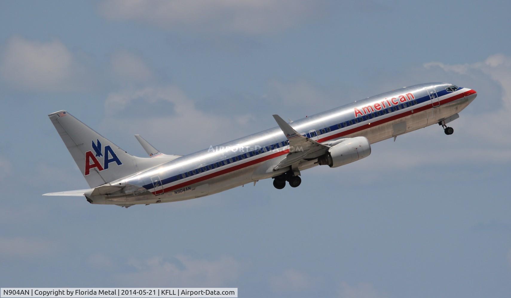 N904AN, 1999 Boeing 737-823 C/N 29506, FLL spotting 2014