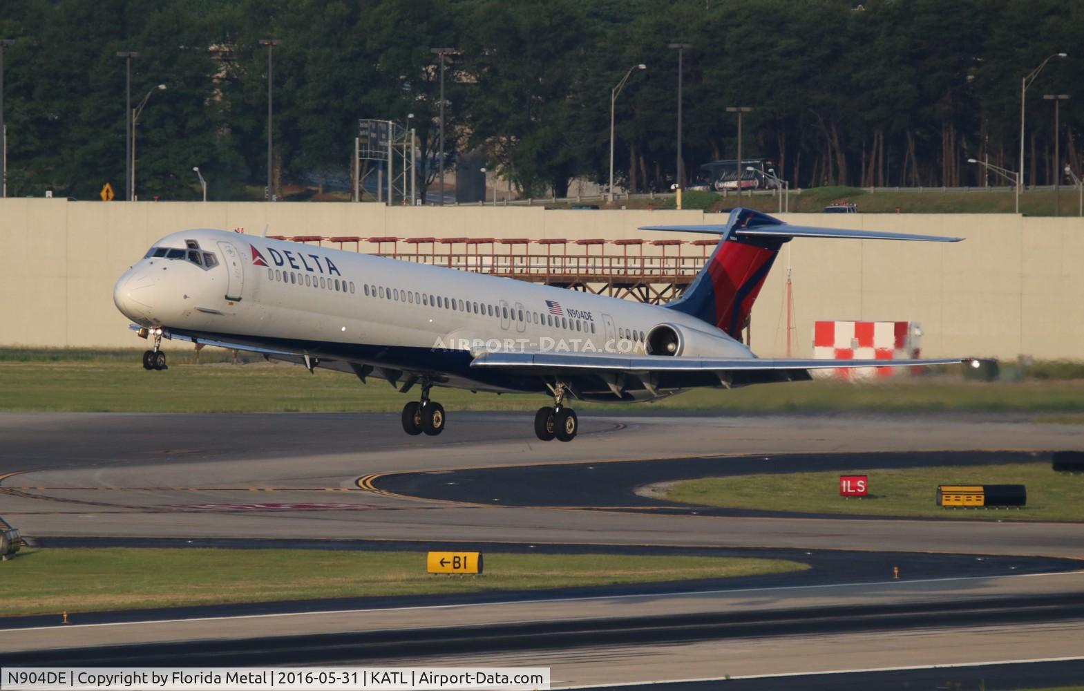 N904DE, 1992 McDonnell Douglas MD-88 C/N 53409, ATL spotting 2016