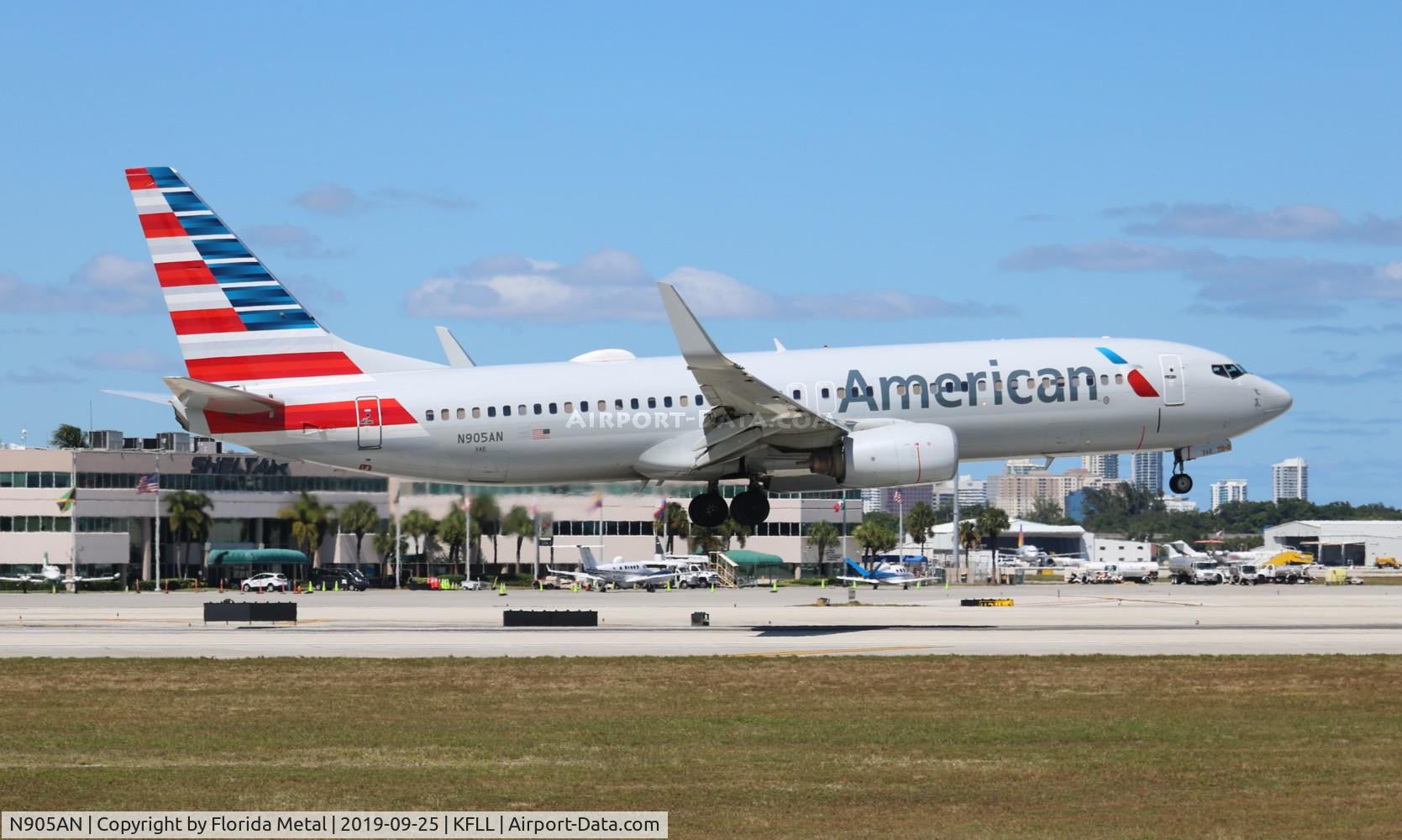 N905AN, 1999 Boeing 737-823 C/N 29507, FLL spotting 2019