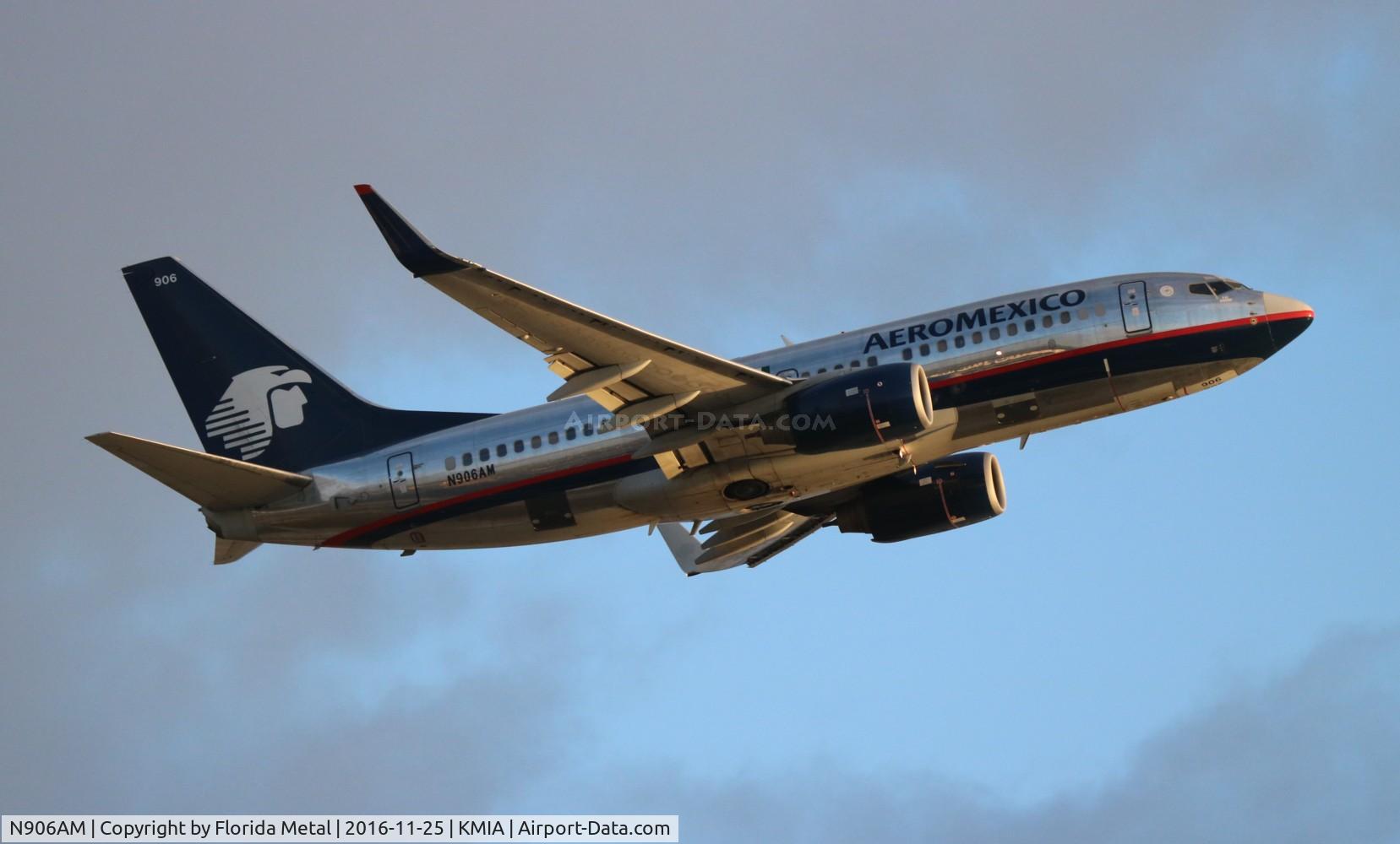 N906AM, 2004 Boeing 737-752 C/N 29356, MIA spotting 2016
