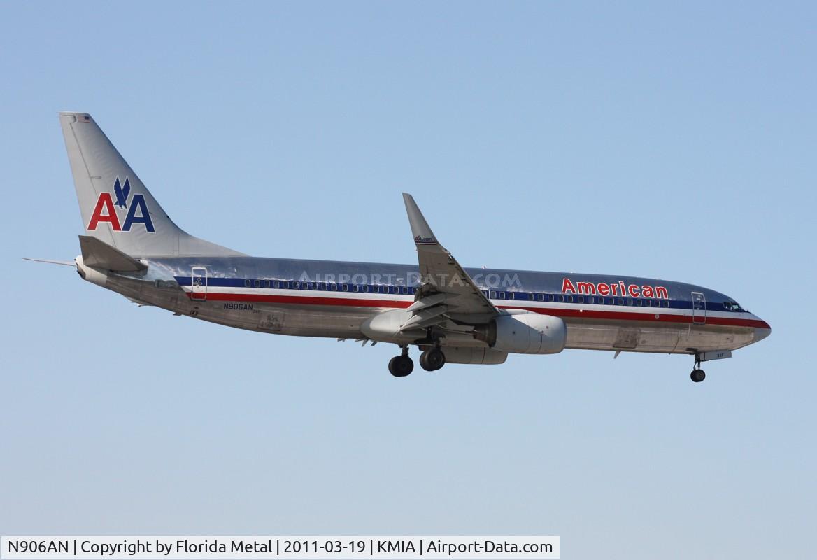 N906AN, 1999 Boeing 737-823 C/N 29508, MIA spotting 2011