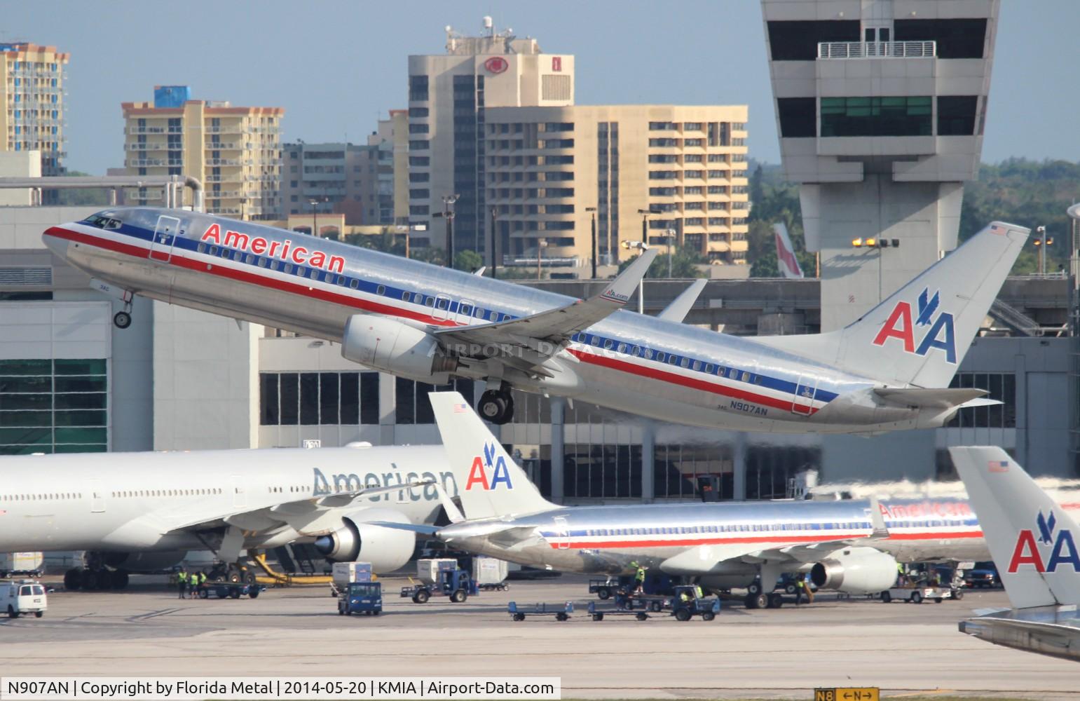 N907AN, 1999 Boeing 737-823 C/N 29509, MIA spotting 2014