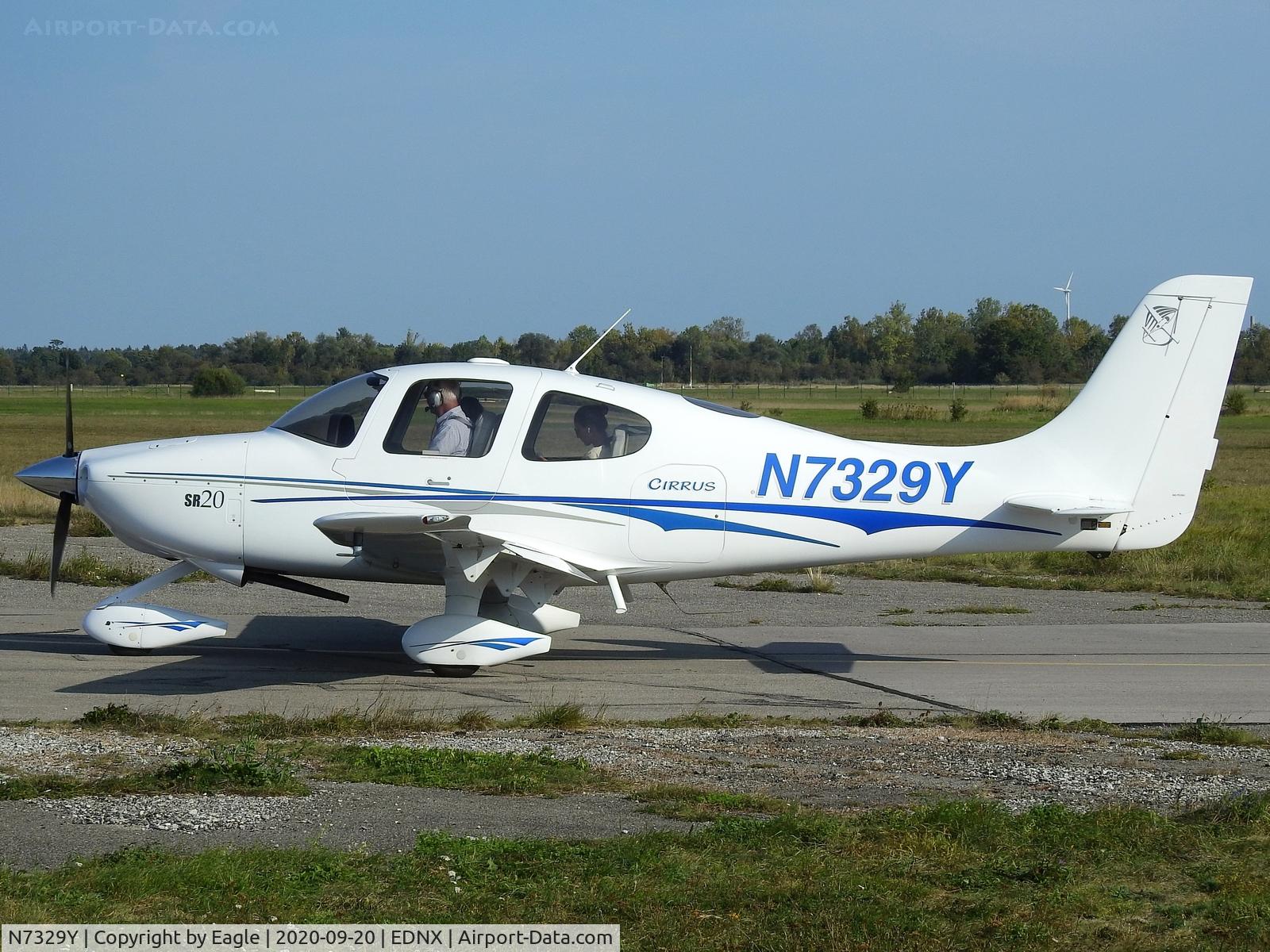 N7329Y, 2004 Cirrus SR20 C/N 1394, Preparing for takeoff in Schleissheim