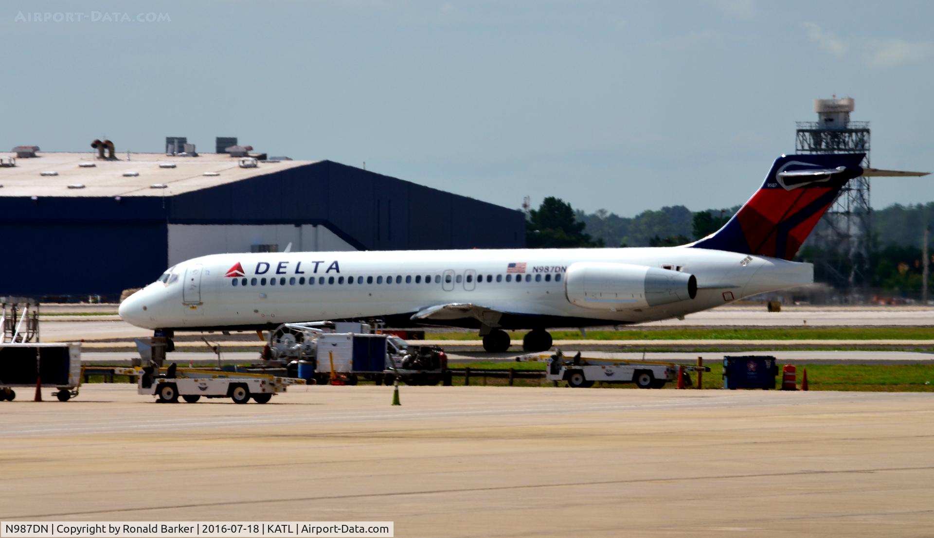 N987DN, 2000 Boeing 717-23S C/N 55064, Taxi Atlanta