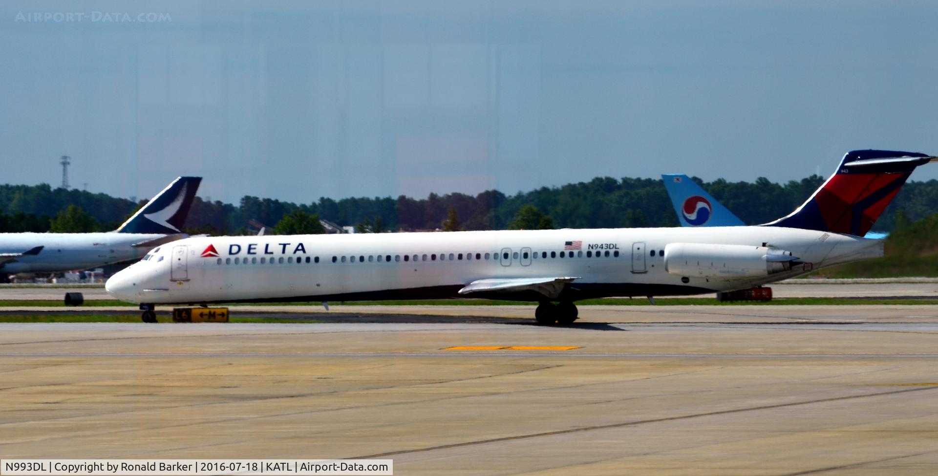 N993DL, 1991 McDonnell Douglas MD-88 C/N 53345, Taxi Atlanta