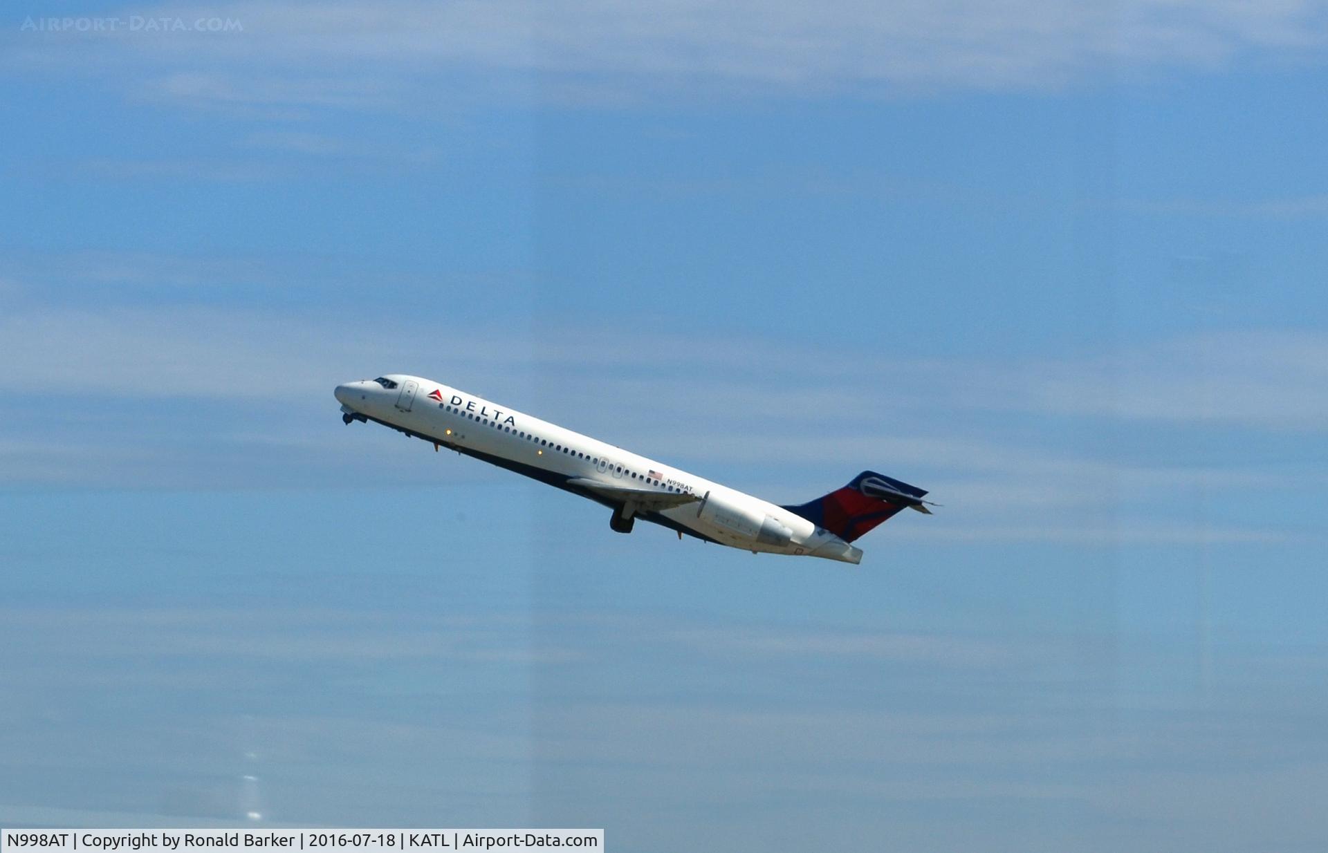 N998AT, 2002 Boeing 717-200 C/N 55142, Takeoff Atlanta